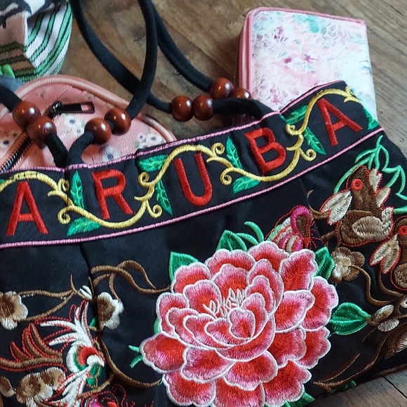 10 For $10 M&M Black and Red Shoulder Bag with Floral Patterns - Picture 13 of 13